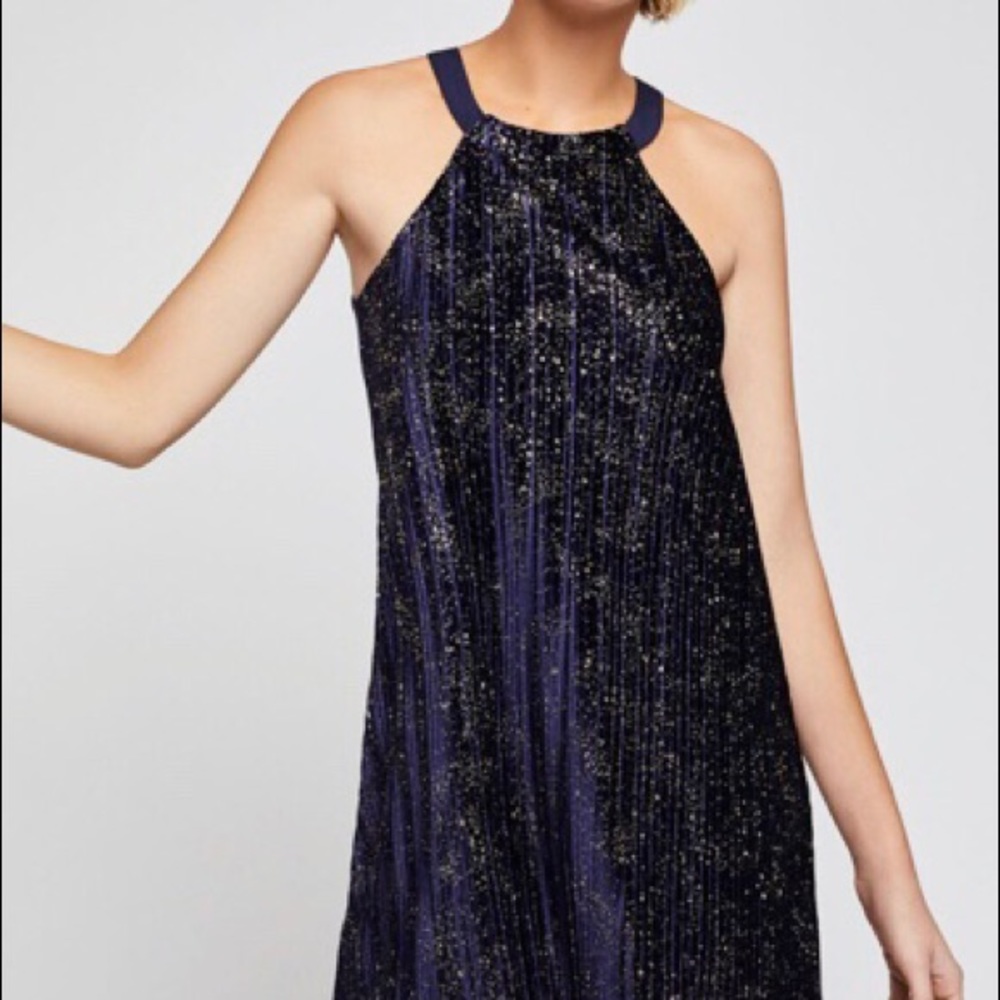 BCBGeneration Halter Dress - Picture 7 of 9